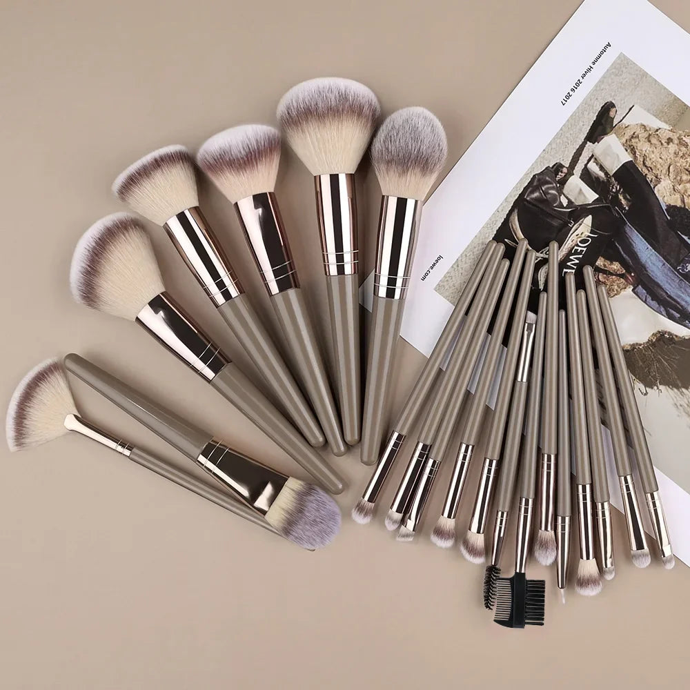 20Pcs Makeup Brushes Set Professional Super soft detail Blush highlighter Foundation Concealer Eyeshadow Brush Women Beauty Tool