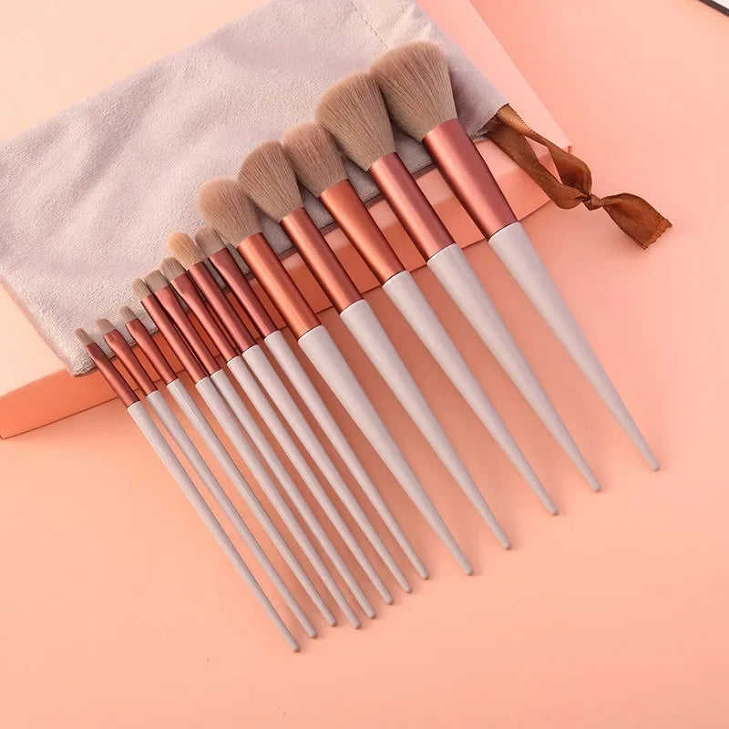 Soft Fluffy Makeup Brushes Set for Cosmetics Foundation Blush Powder Eyeshadow Kabuki Blending Makeup Brush Beauty Tool