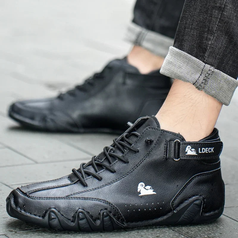 New in Casual Shoes Men Sneakers 2023 Male High Top Sneakers Winter Warm Designer Fashion Loafers Lace Up Shoes Men Ankle Boots