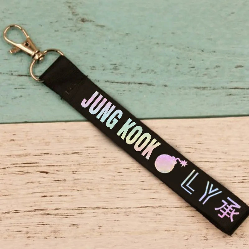 Kpop LOVE YOURSELF Keychain JIMIN RAP MONSTER JUNGKOOK Taehyung V JIN JHOPE SUGA Colorful Lobster Clasp Support Gifts Teen Item